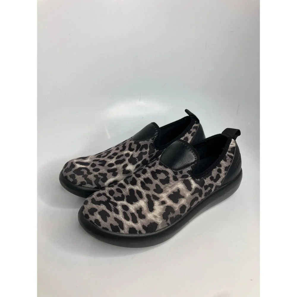 Alegria Slip On Shoes Womens 38 Grey Leopard Print Excellent Comfort Flats